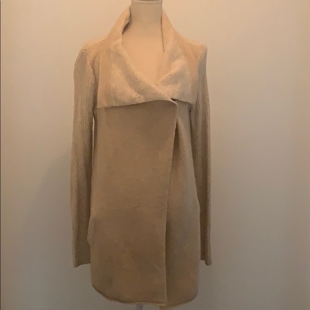 Gorgeous blush & beige open front sweater jacket